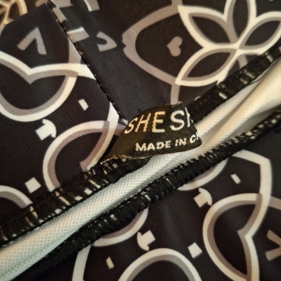 She Show Women's Black and White Floral Women's Skirt With Leggings - Picture 7 of 10